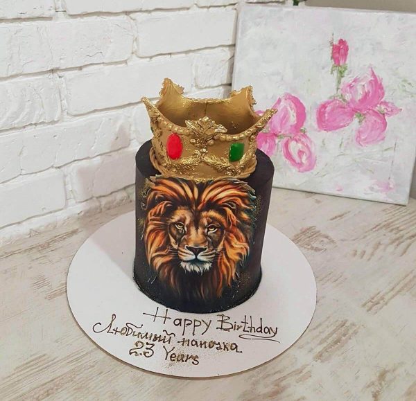 торт лев с короной черный